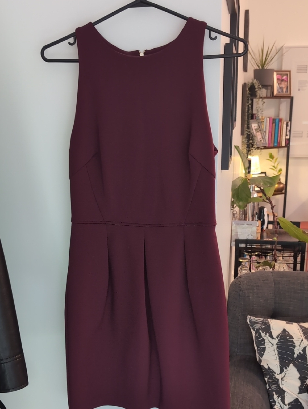 Dynamite Sleeveless Burgundy Midi Dress